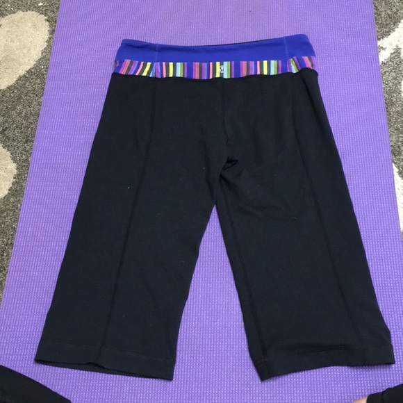 Lululemon groove crop leggings size 6 - Picture 4 of 5